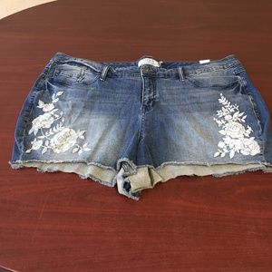 Plus size 26, NWOT Torrid Denim Short Jeans Plenty of stretch